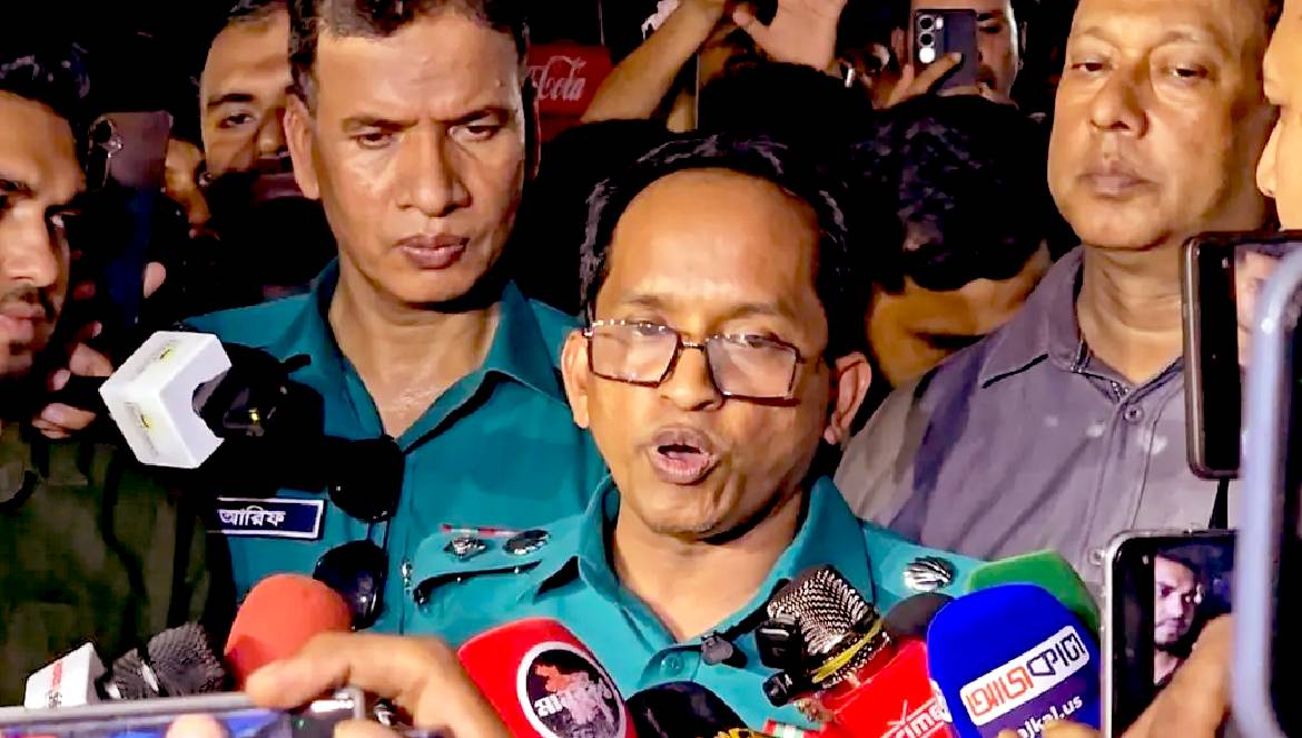 জাসদ কার্যালয়ের সামনে জড়ো হওয়াদের যাচাই করা হচ্ছে : ডিসি হারুন