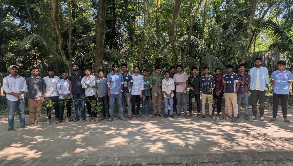 বেরোবির ১৮ বছর পূর্তিতে ১৮টি নিমগাছ রোপণ ছাত্রদলের