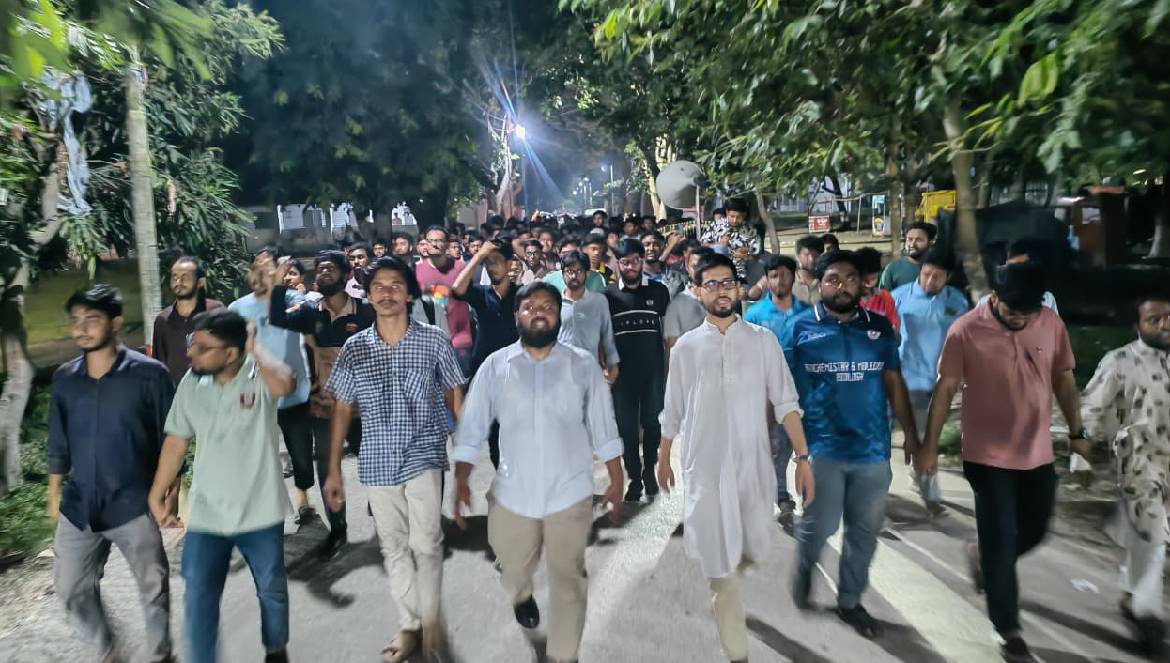 এমপি মনিরুল হকের হিজাব নিয়ে কটাক্ষের প্রতিবাদে রাবিতে ছাত্র শিবিরের বিক্ষোভ