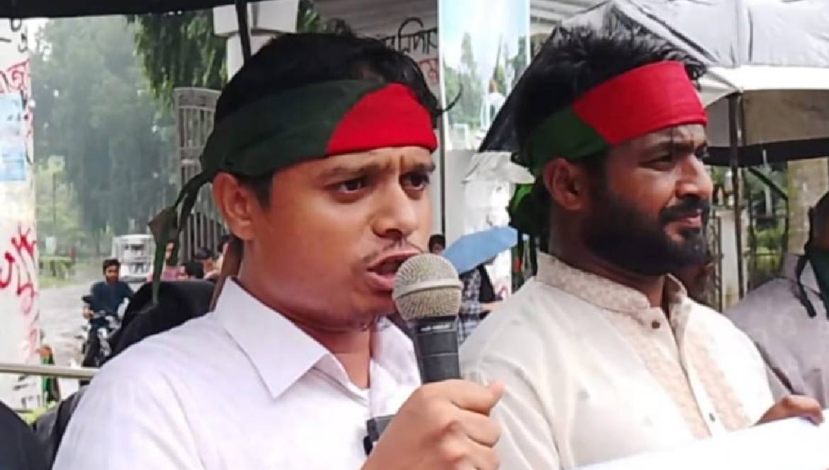 ধৈর্যের বাঁধ ভেঙে গেলে ছাত্রদলের পিঠের চামড়া তুলে ফেলবো: ইবি শিবির সভাপতি
