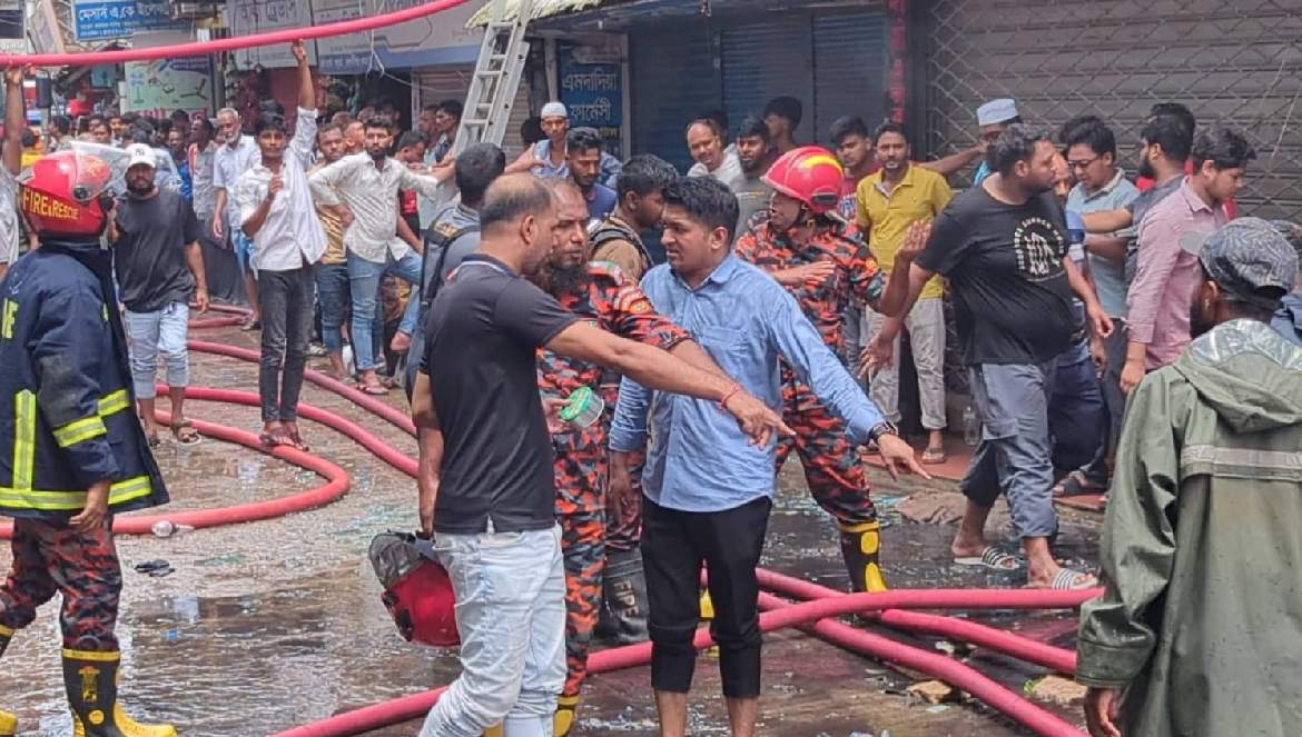 কোম্পানীগঞ্জে মার্কেটে অগ্নিকান্ডে কোটি টাকার ক্ষয়ক্ষতি