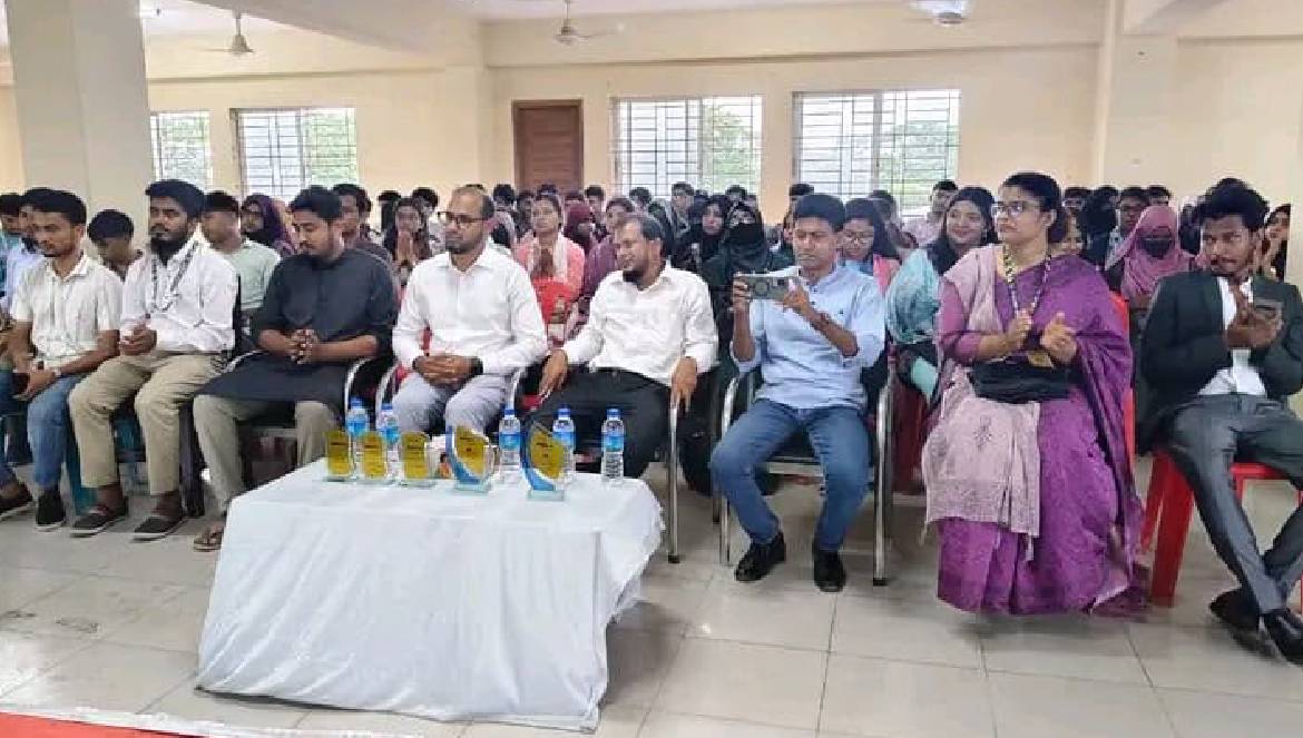 পাবিপ্রবিতে সলভার গ্রীনের নবীনবরণ অনুষ্ঠিত