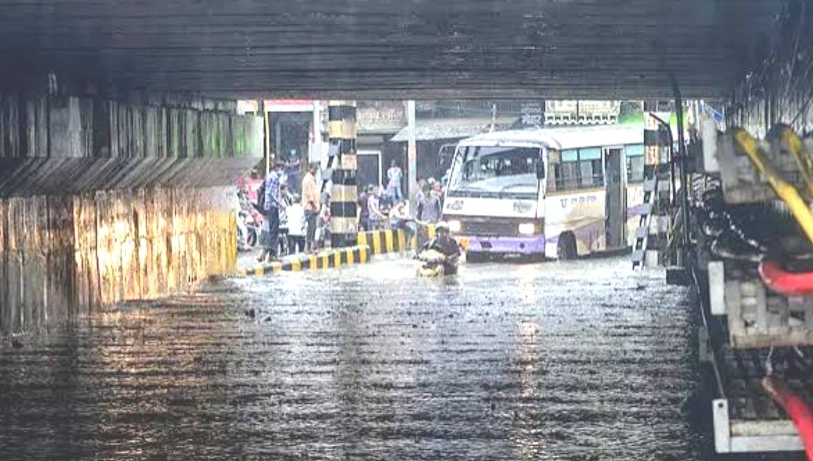 ভারতের উত্তর প্রদেশে ভারি বৃষ্টিতে ৫৬ জনের মৃত্যু