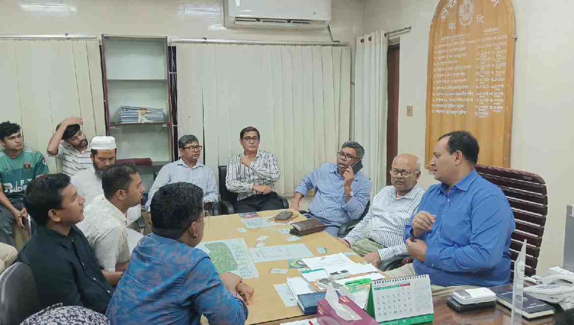 নিখোঁজ জাবি শিক্ষার্থীর সন্ধানে প্রক্টর অফিসে ভিসি-প্রোভিসিরা, ছিলেন না কোনো বিভাগীয় শিক্ষক