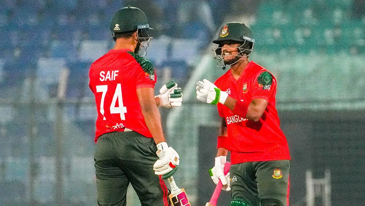 আয়ারল্যান্ডকে হারিয়ে সিরিজে সমতা ফেরাল বাংলাদেশ