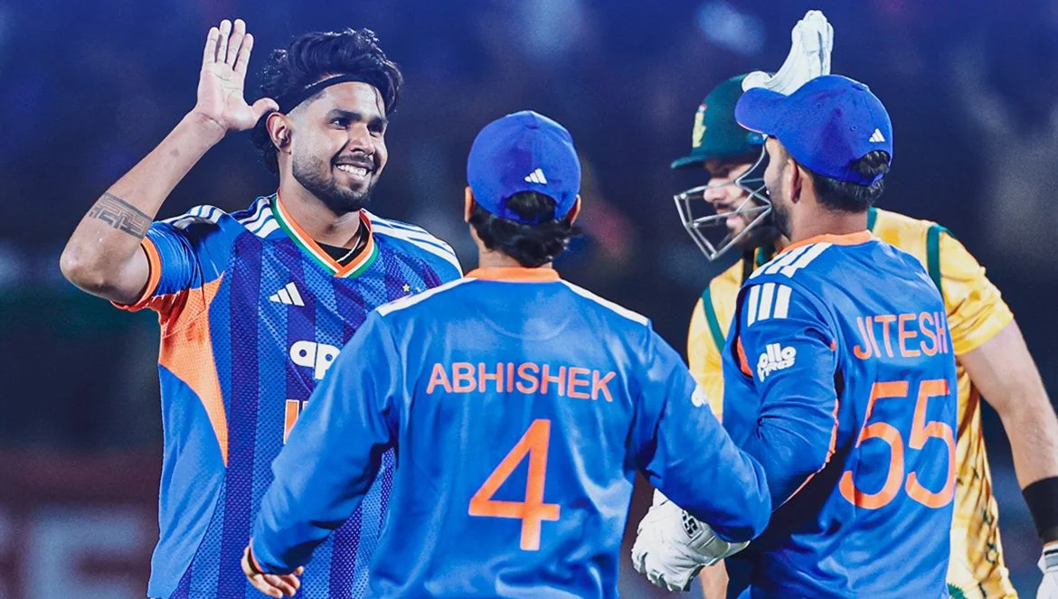 দ. আফ্রিকাকে উড়িয়ে আবারও সিরিজে এগিয়ে গেল ভারত