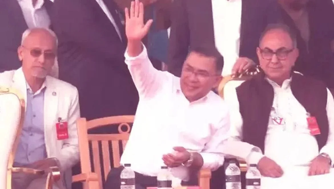জনতার উত্তাল তরঙ্গ পেরিয়ে গণঅভ্যর্থনার মঞ্চে তারেক রহমান