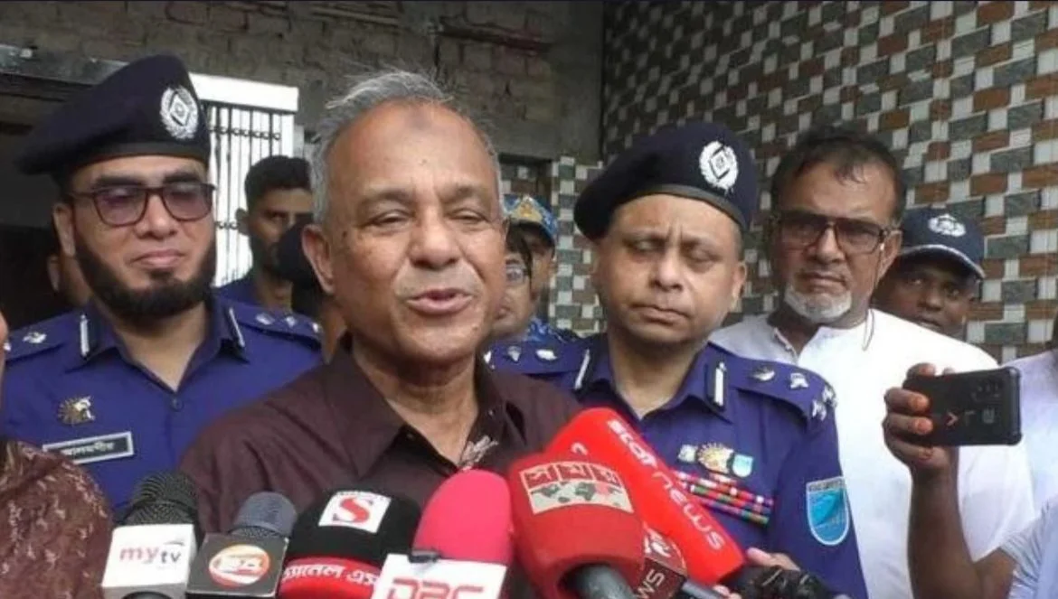 ভোটকেন্দ্রে হামলা করলে কেউ রেহাই পাবে না: স্বরাষ্ট্র উপদেষ্টা