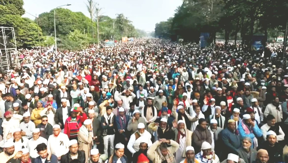 নজিরবিহীন জনসমুদ্রে খালেদা জিয়ার অশ্রুসিক্ত বিদায়