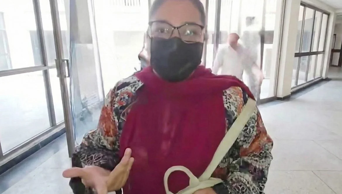 সুব্রত বাইনের মেয়ে আটক