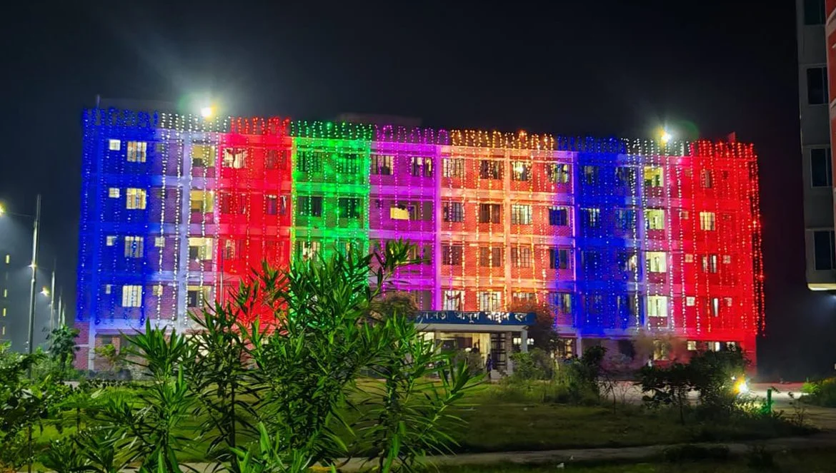 বিজয়ের আলোয় আলোকিত মাওলানা ভাসানী বিজ্ঞান ও প্রযুক্তি বিশ্ববিদ্যালয় ক্যাম্পাস