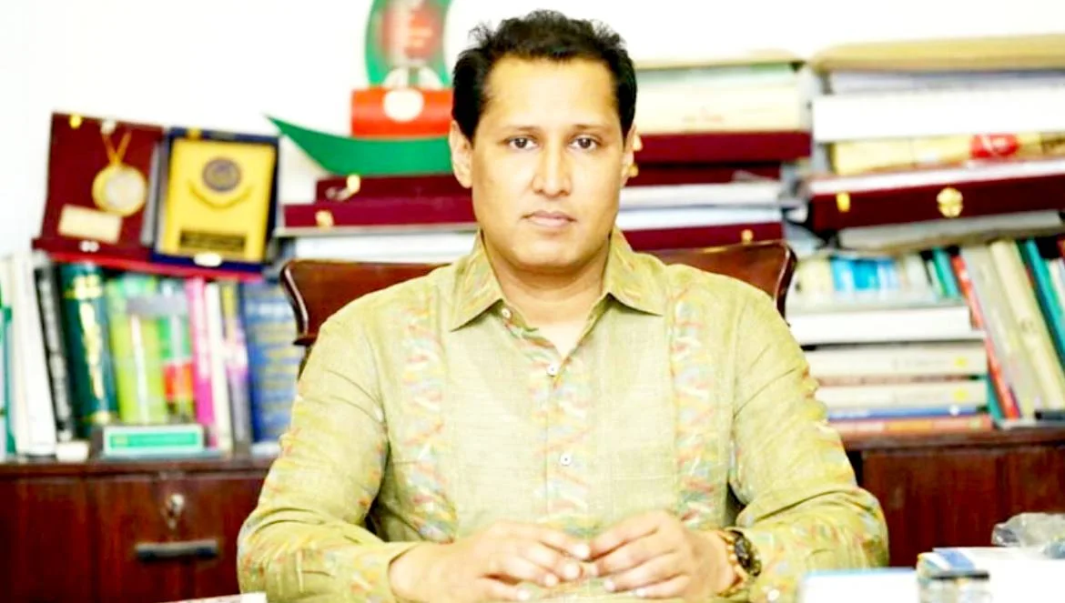 বিপ্লব কুমার ও তাঁর স্ত্রীর ব্যাংক হিসাব অবরুদ্ধের আদেশ
