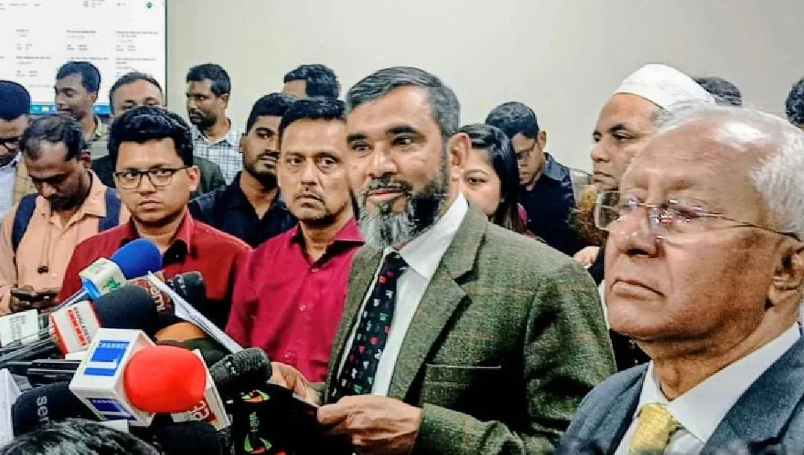 নির্বাচনে মাঠে থাকছে সাড়ে ৯ লাখ আইনশৃঙ্খলা বাহিনীর সদস্য: ইসি সানাউল্লাহ