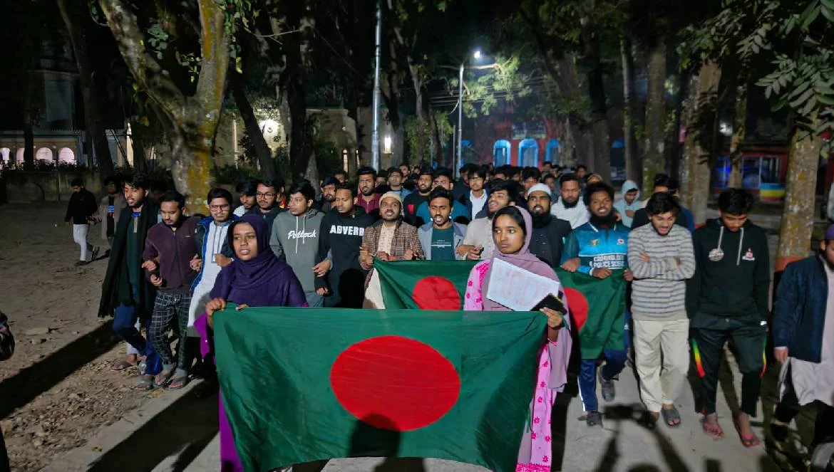 ইনকিলাব মঞ্চের উপর হামলার প্রতিবাদে উত্তাল মাভাবিপ্রবি