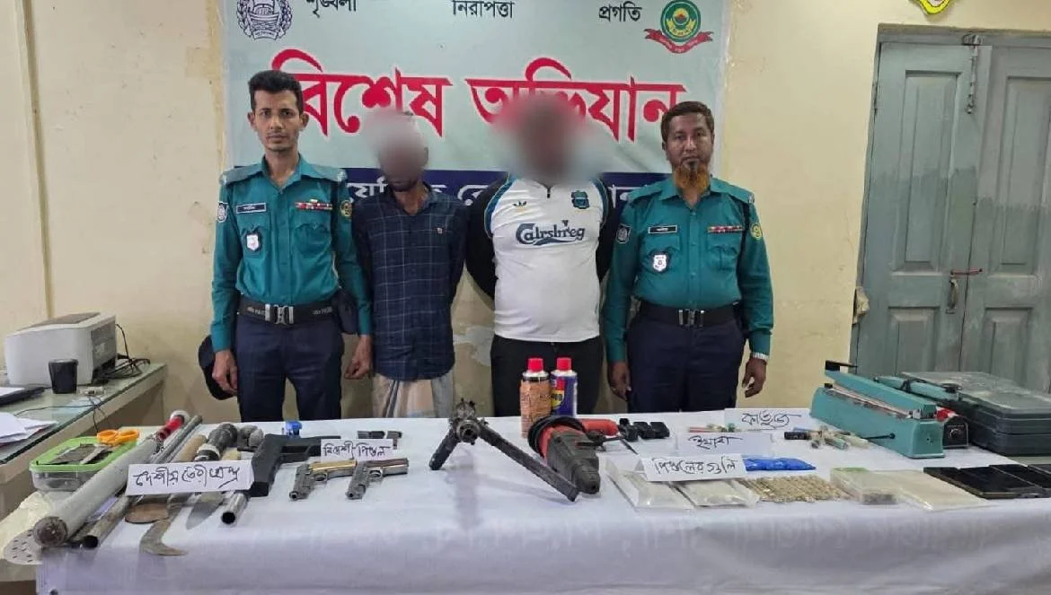 শীর্ষ সন্ত্রাসী বড় সাজ্জাদের ২ অনুসারী অস্ত্রসহ গ্রেপ্তার