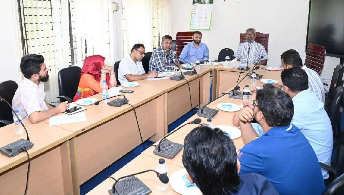 কুবি প্রশাসনের সাথে প্রক্টরিয়াল বডি ও প্রভোস্ট কমিটির মতবিনিময় সভা