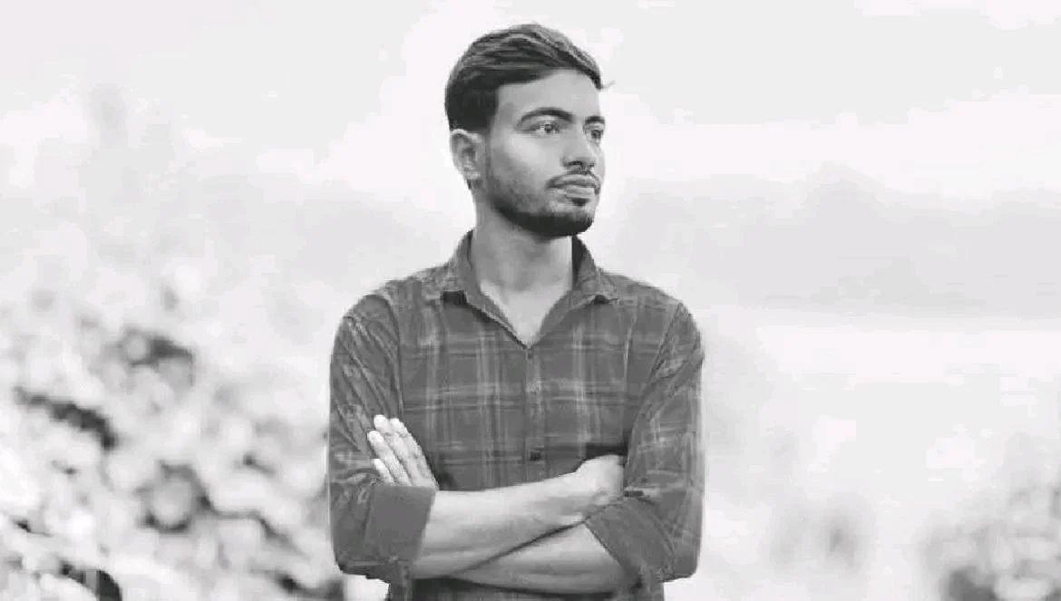 বজ্রপাতে মায়ের সামনে ছেলের মৃত্যু