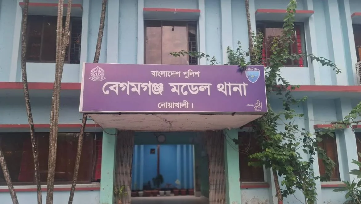 আলমারিতে বিষাক্ত সাপ: পেঁয়াজ নিতে গিয়ে প্রাণ গেল গৃহবধূর