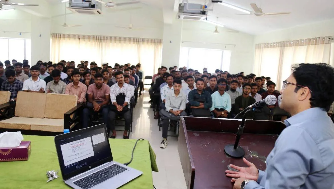 মাভাবিপ্রবিতে চার দিনব্যাপী ‘Student Grooming and University Adaptation Program’ শুরু