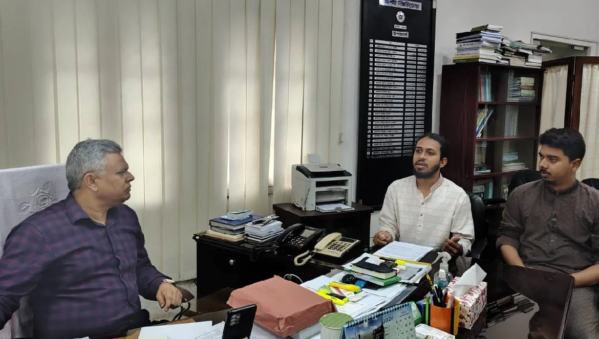 রাবিতে জুলাই অভ্যুত্থানবিরোধী শিক্ষকদের নতুন তালিকা দিল রাকসু
